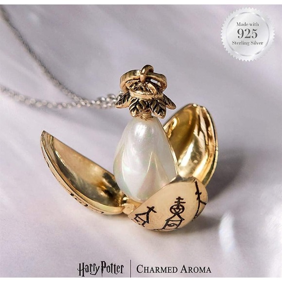 Charmed Aroma Harry Potter™ Golden Egg Candle - Golden Egg Necklace Collection - Picture 5 of 6